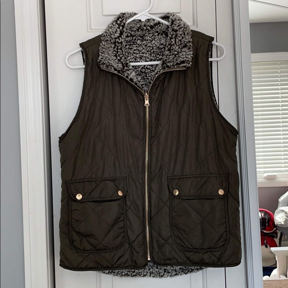 Reversible Thread & Supply Park City Vest (NWOT)